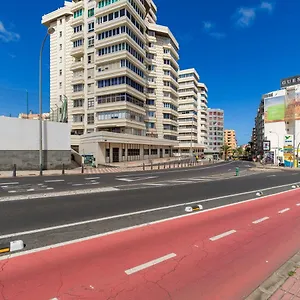 https://bright-townhouse-views-5-min-walk-to-the-beach.in-canary-islands.com
